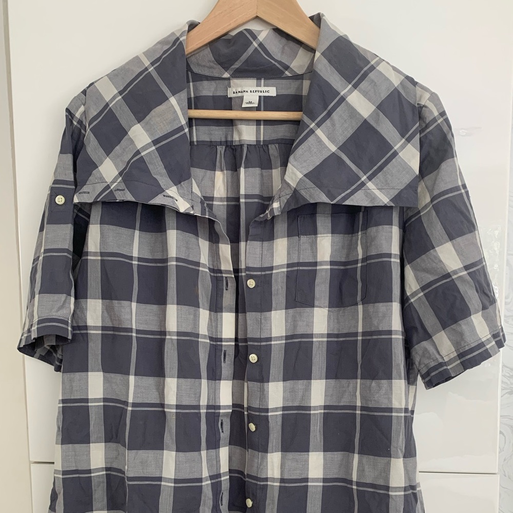 Banana Republic button up blouse